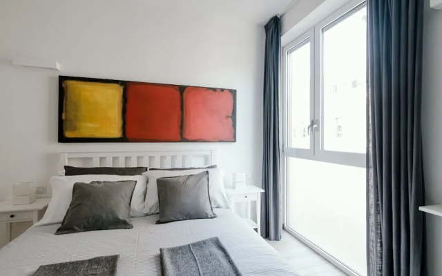 Mark's Gallery Apartment by MyHomeInComo