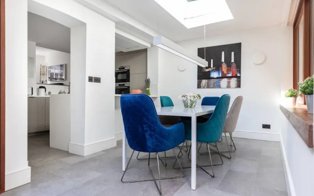 Whittlesey Street II by Onefinestay