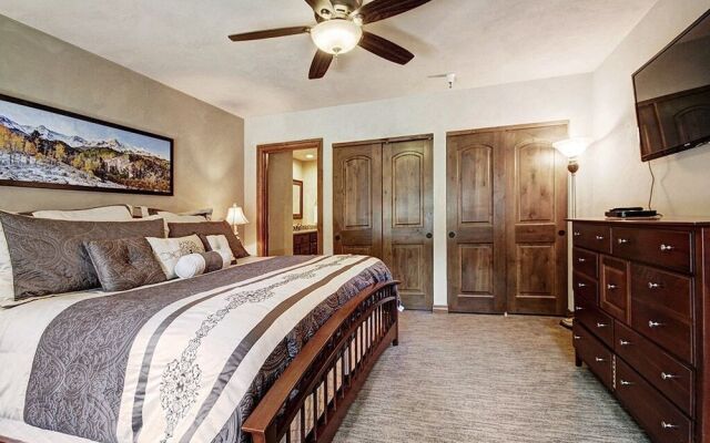 Ge At Breckenridge Chateaux 1023 2 Bedroom Condo by RedAwning