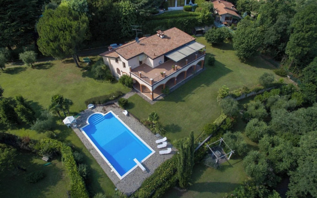 Daller Bianca con piscina