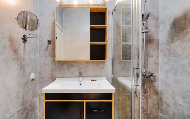 Sanders Home Suites - Charming Downtown Studio