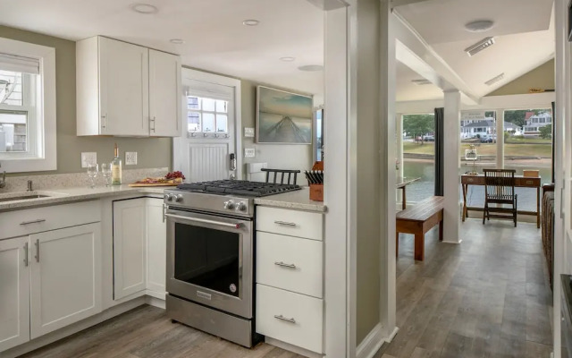 The Onset Beach Compound-Cape Cod Beach Resort & Oceanic Habitat
