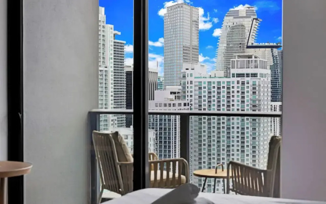 Modern Studio in Downtown Miami
