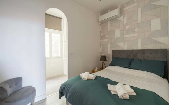 Beautiful Renovated Apartment - Carre D'or - 1br/2p