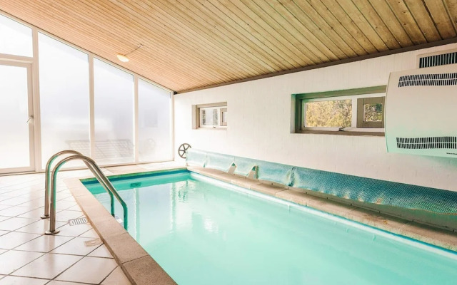 10 Person Holiday Home in Albaek