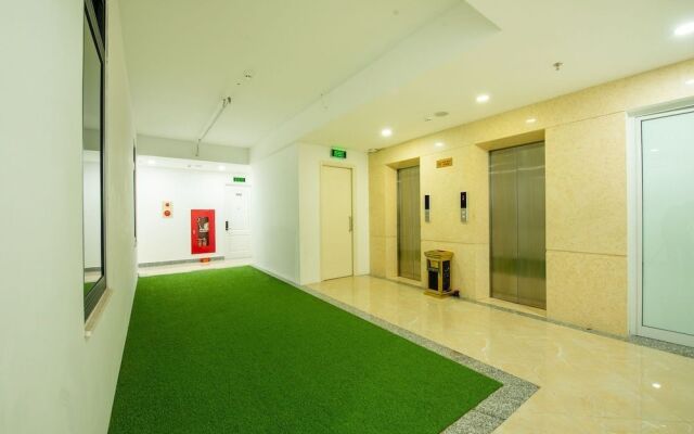 OYO 348 Suji Hotel