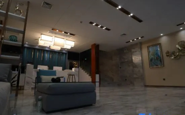 Karamaytonsen Theme Hotel