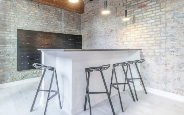 Breathtaking 6 BDR Luxury Condo Downtown Chicago