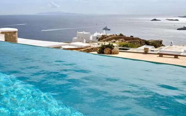 Stunning Villa With Panoramic View