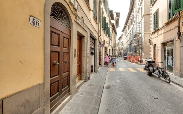 Pinti 46 in Firenze With 1 Bedrooms and 1 Bathrooms