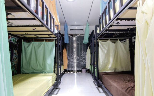 De'Oplet Homestay & Gallery