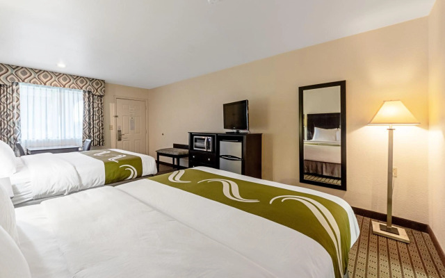 Quality Inn Three Rivers