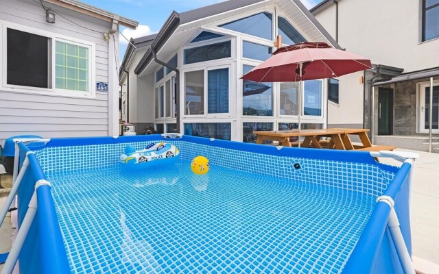 Gyeongju Cheongun28 Kids Poolvilla