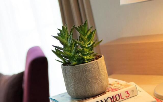 Renaissance Zürich Tower Hotel