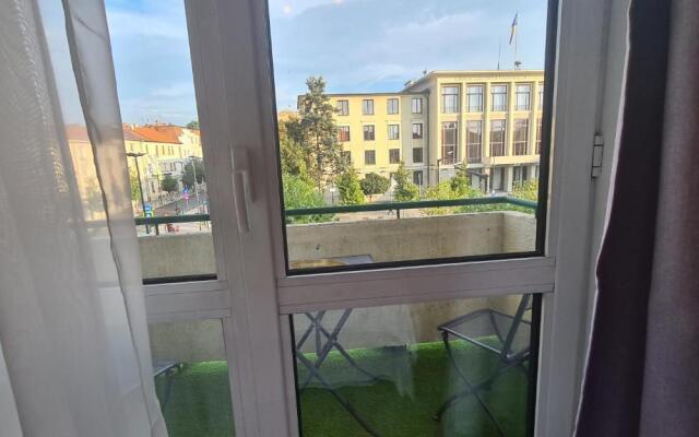 Main square 5 star luxury apartment with view