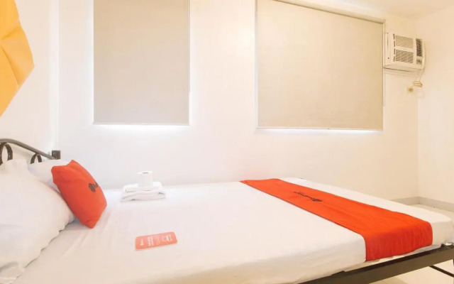 RedDoorz @ The Vjour Hotel Makati