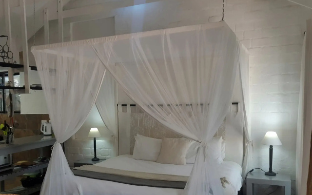 Hornbill House