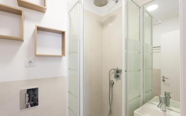 Downtown Flat - Metro and Tram28