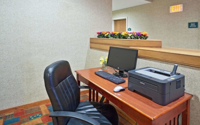 La Quinta Inn & Suites Overland Park