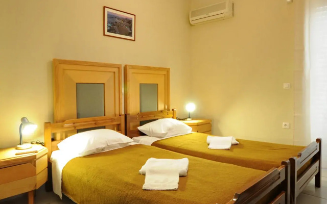 Manias Apartments