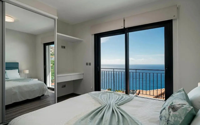 Casa Amaro Sunset by OurMadeira