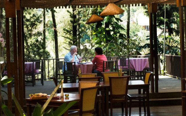 Kampung Sampireun Resort & Spa