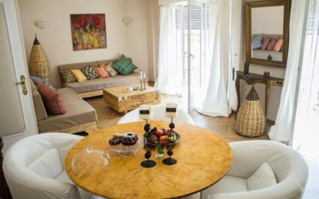 The Helios Flat