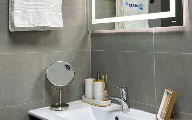 HiGuests - Bella Rose