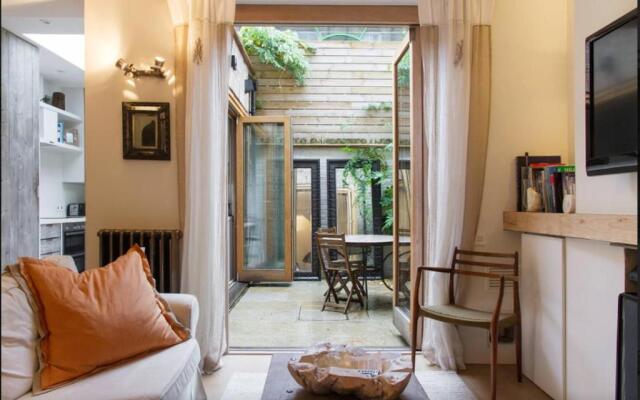 Stylish One Bedroom Chelsea Apartment