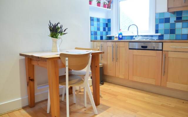 2 Bedroom Maisonette in Barons Court