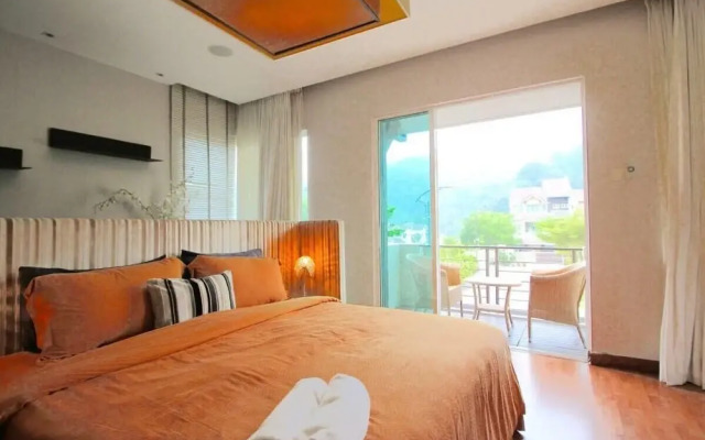 Chic 4BR Oasis With Gazebo, Your Dream Getaway