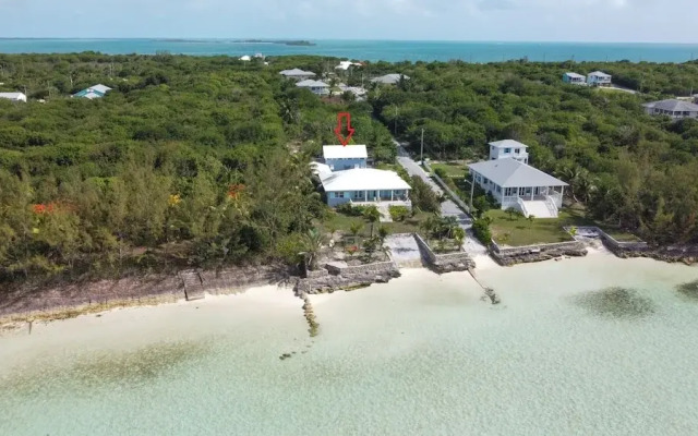 Caribbean Haven: Secluded Retreat With Stunning Ocean Views