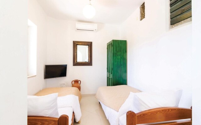 Stunning Home in Lovorno With Wifi and 5 Bedrooms