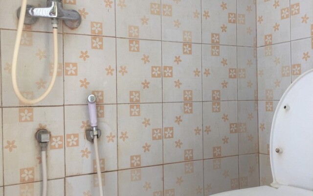 RedDoorz near GOR Lagaligo Palopo