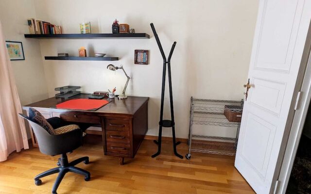 Beautiful 2-bed Apartment in Roma