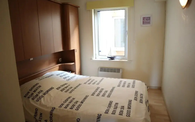 Apartment in Nieuwpoort by the Beach