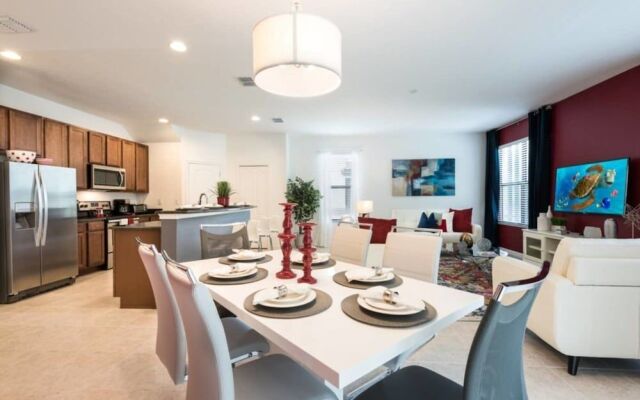 Pleasant Home Near Disney With Private Pool