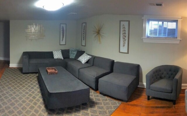 Charming Bungalow Next to UNC - Free Cruiser Bikes!