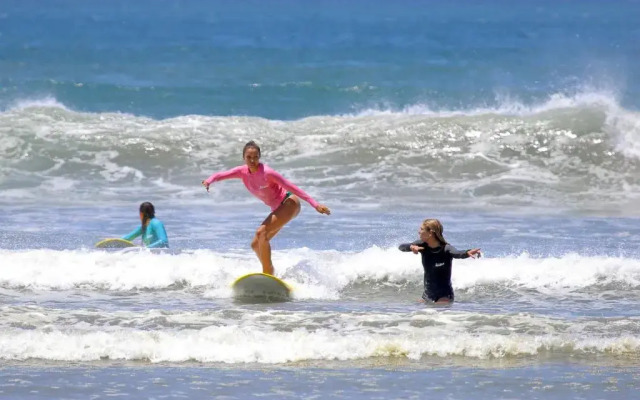 Tamarindo Surf Camps by Selina Surf Club - Hostel