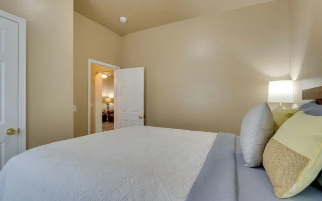 Historic Home Half-mile to Downtown Guthrie!