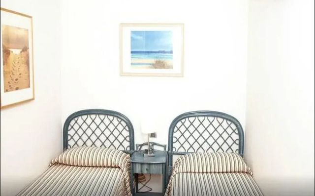 Las Perlas and Orquideas Apartments