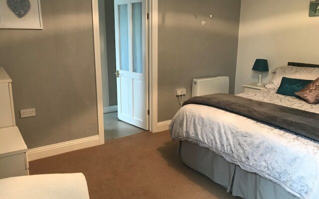 Holywell House B & B