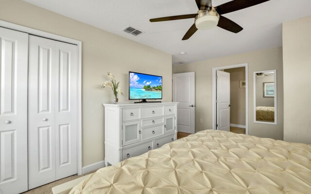 Pool Townhome 5mi to Disney Free Waterpark!