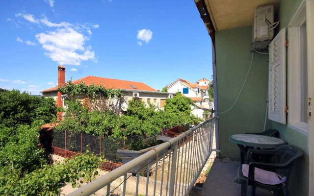 Apartments and rooms by the sea Jelsa, Hvar - 4602