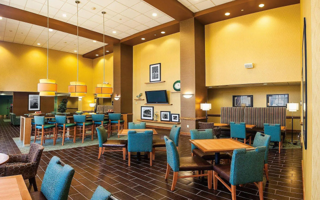 Hampton Inn & Suites Chesapeake-Square Mall
