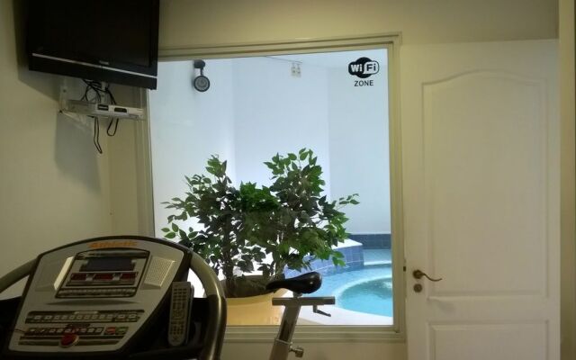 Regency Suites Boutique Hotel