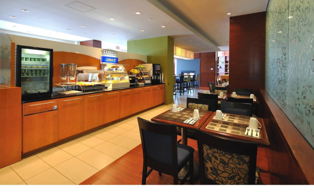 Holiday Inn & Suites Montreal Airport by IHG