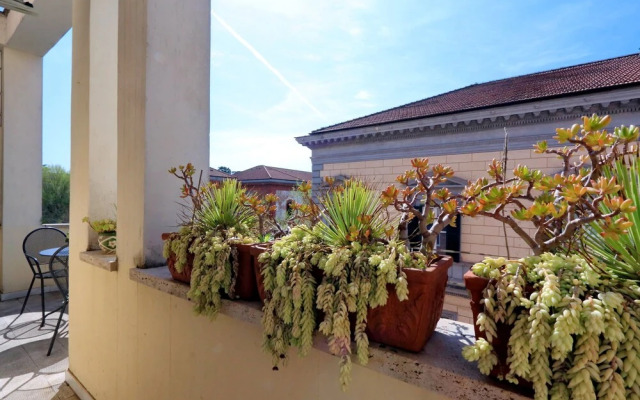 Colosseo Charme - My Extra Home