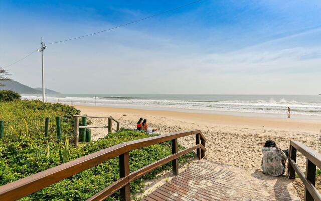 Apto em Condominio pe na Areia, c/ Piscina Mhr308