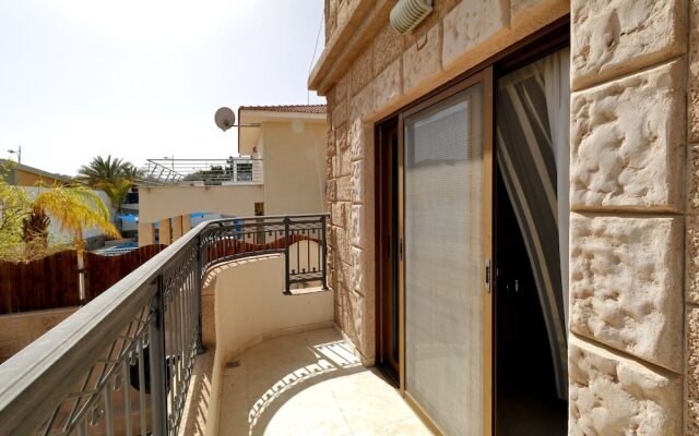 Armon Eilat